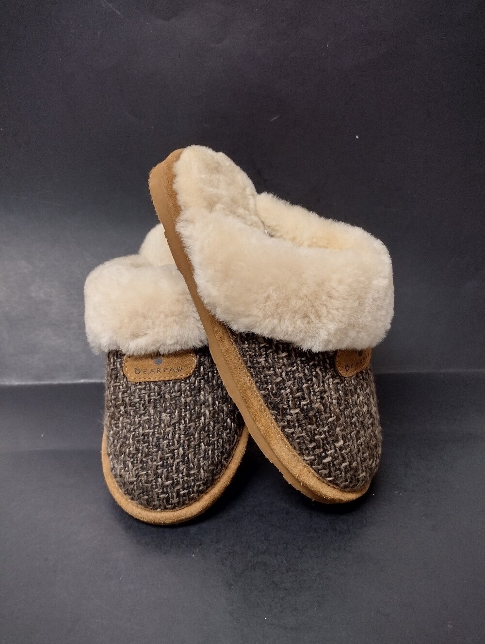 NEW - BEARPAW -  womens Loki II ,  sheepskin footbed SIZE 8